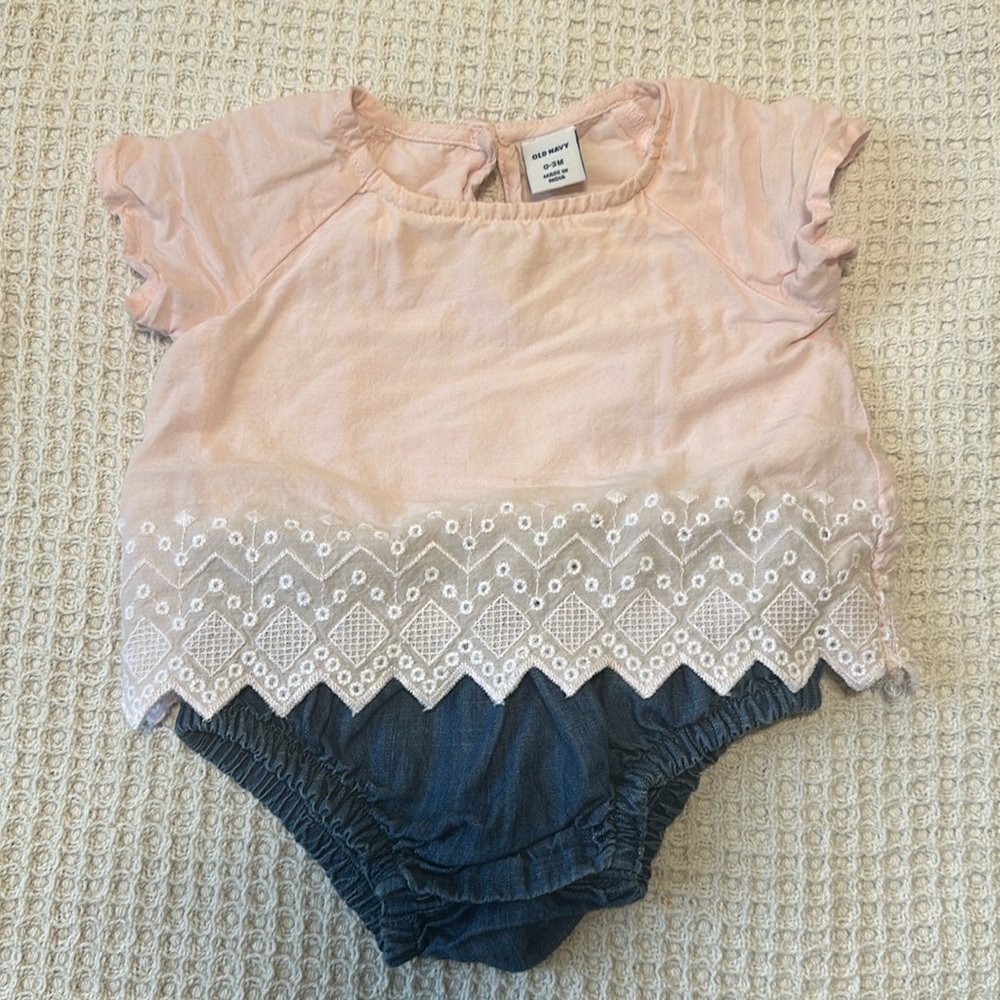 Old Navy one piece baby girl romper 0-3 months